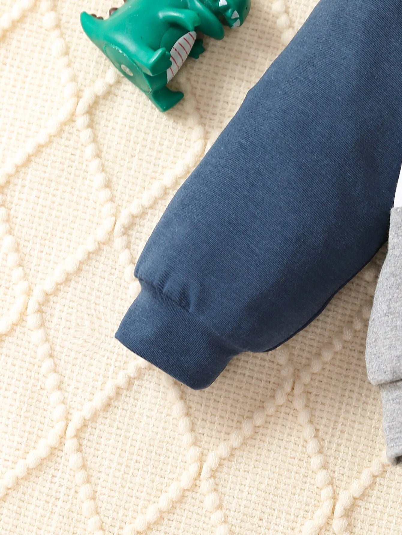 2-piece Newborn BabySpring and Autumn Boy Splicing Color Contrast Long Sleeves and Pants Leisure Outdoor Sports Suit Breathabl