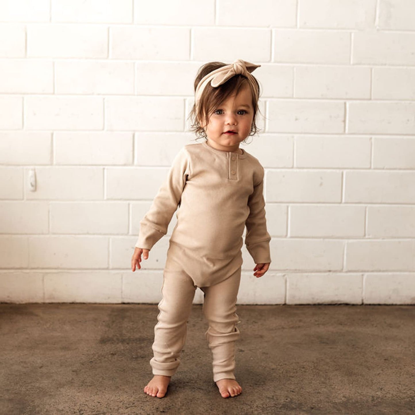 Conjunto de ropa para bebés y niñas, mameluco para recién nacido, gorro de punto acanalado, manga larga, mono liso con botones (Beige, recién nacido)