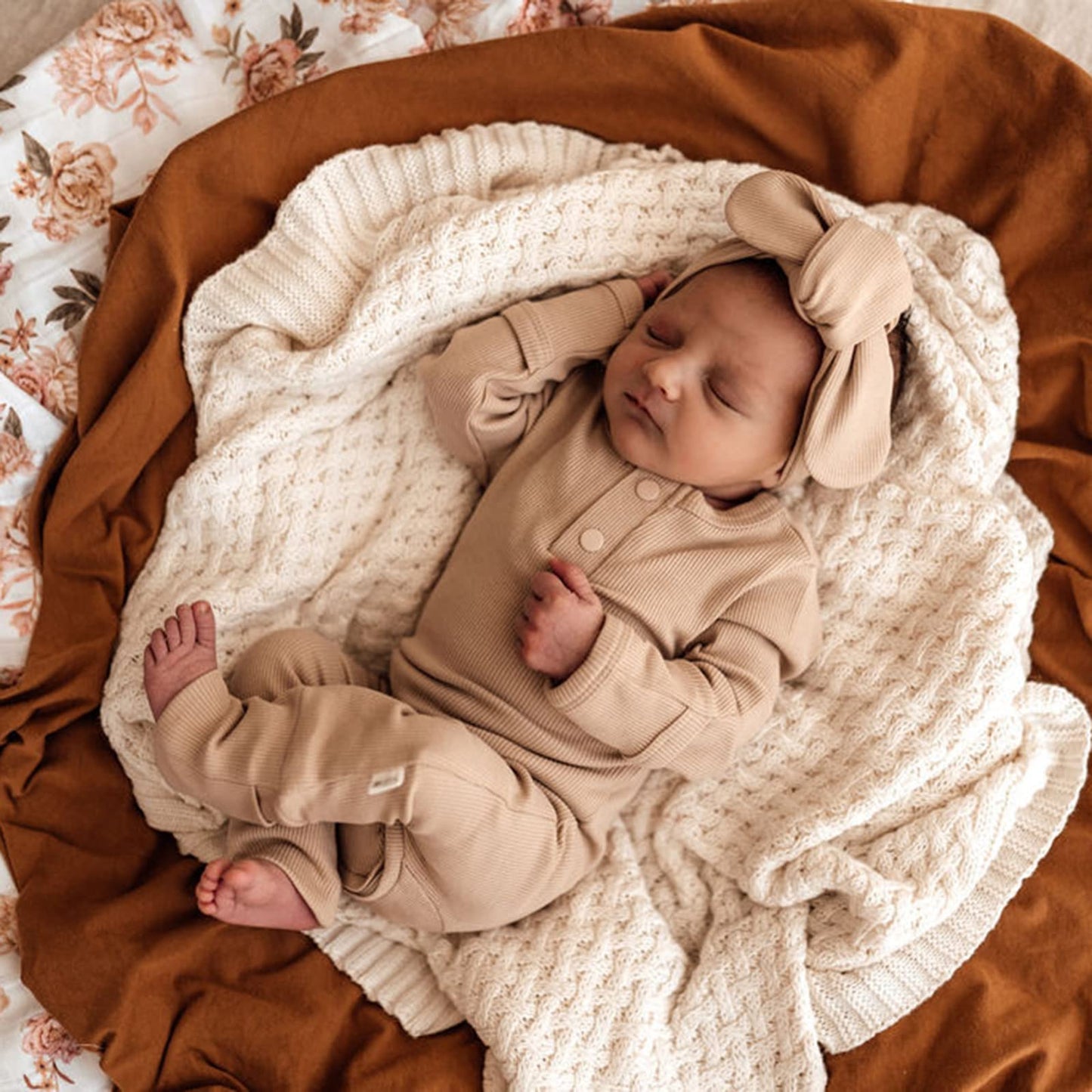 Conjunto de ropa para bebés y niñas, mameluco para recién nacido, gorro de punto acanalado, manga larga, mono liso con botones (Beige, recién nacido)