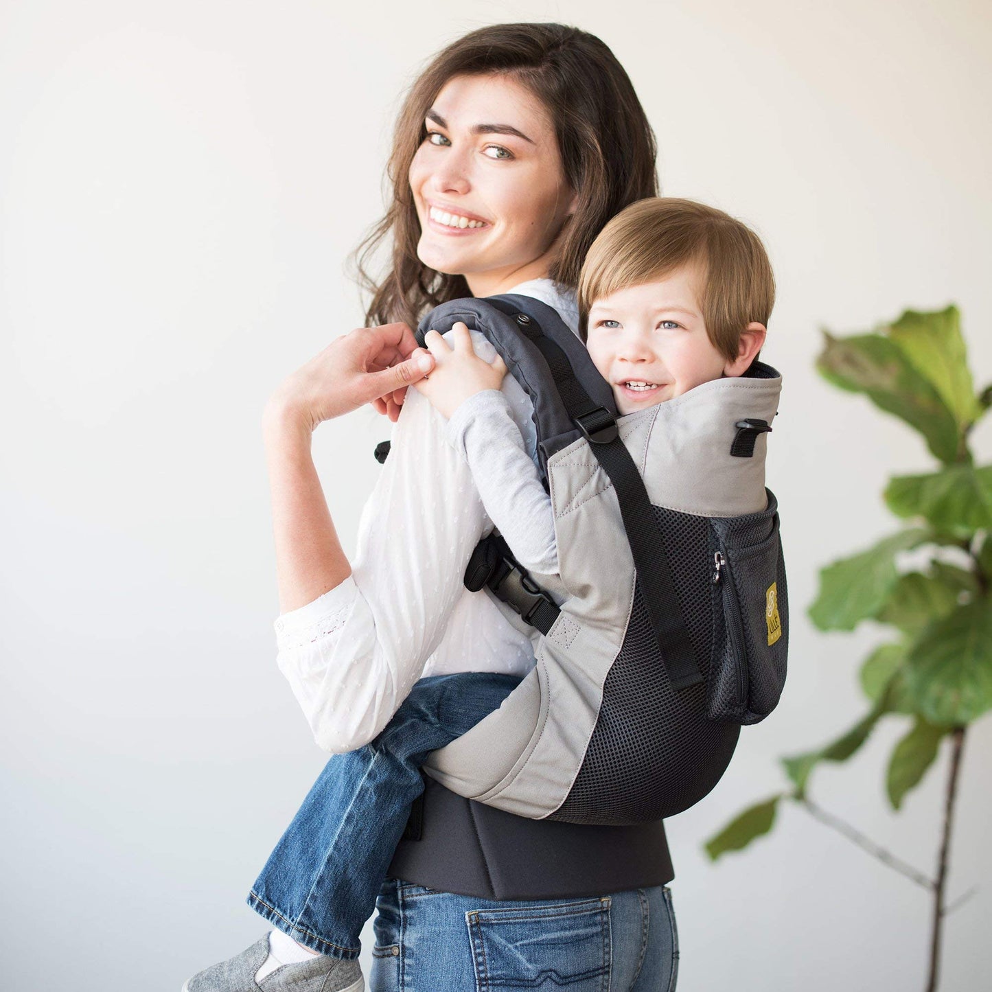 LÍLLÉbaby 3-in-1 Ergonomic CarryOn Airflow - Toddler Carrier - with Lumbar Support & Breathable Mesh - for Children 25-60 lbs - for Hiking, Travel and Everyday Family Events - Charcoal/Silver