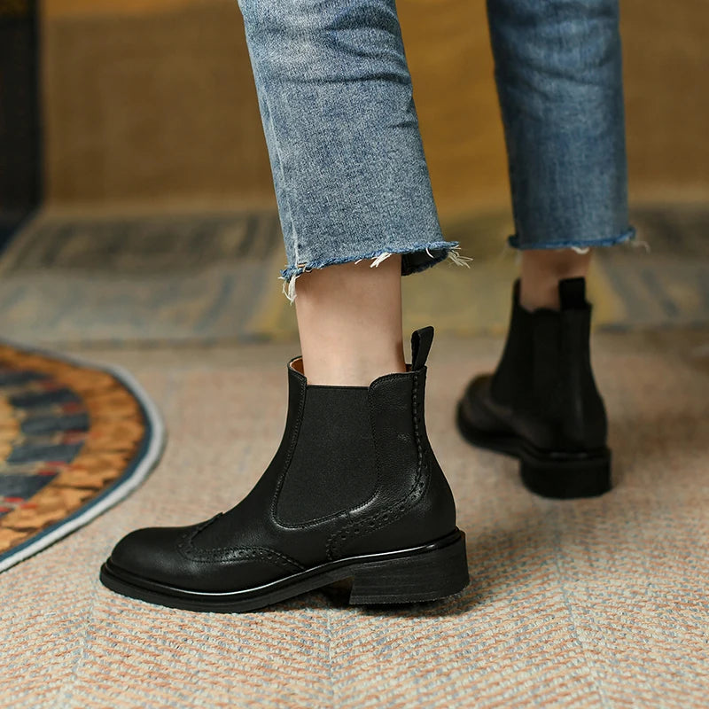 Winter/autumn Real Leather Chelsea Boots Retro Carved Women Boots Round Toe Ankle Boots British Style Short Boots Women Shoes