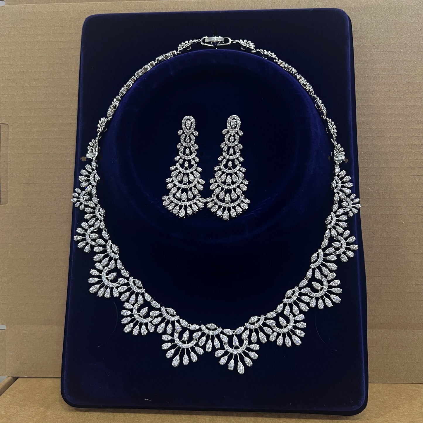 ASNORA Luxury Shiny CZ Zircon Hollowed-out Shape Wedding Banquet Necklace Pageant Bridal Jewelry Sets for Women X0617