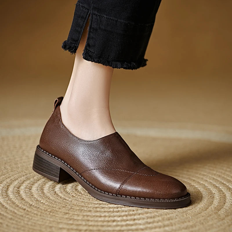 2025 New Spring Genuine Leather Women Shoes Round Toe Women Pumps Brogue Designs Shoes for Women Med Heel Loafers Ladies Shoes