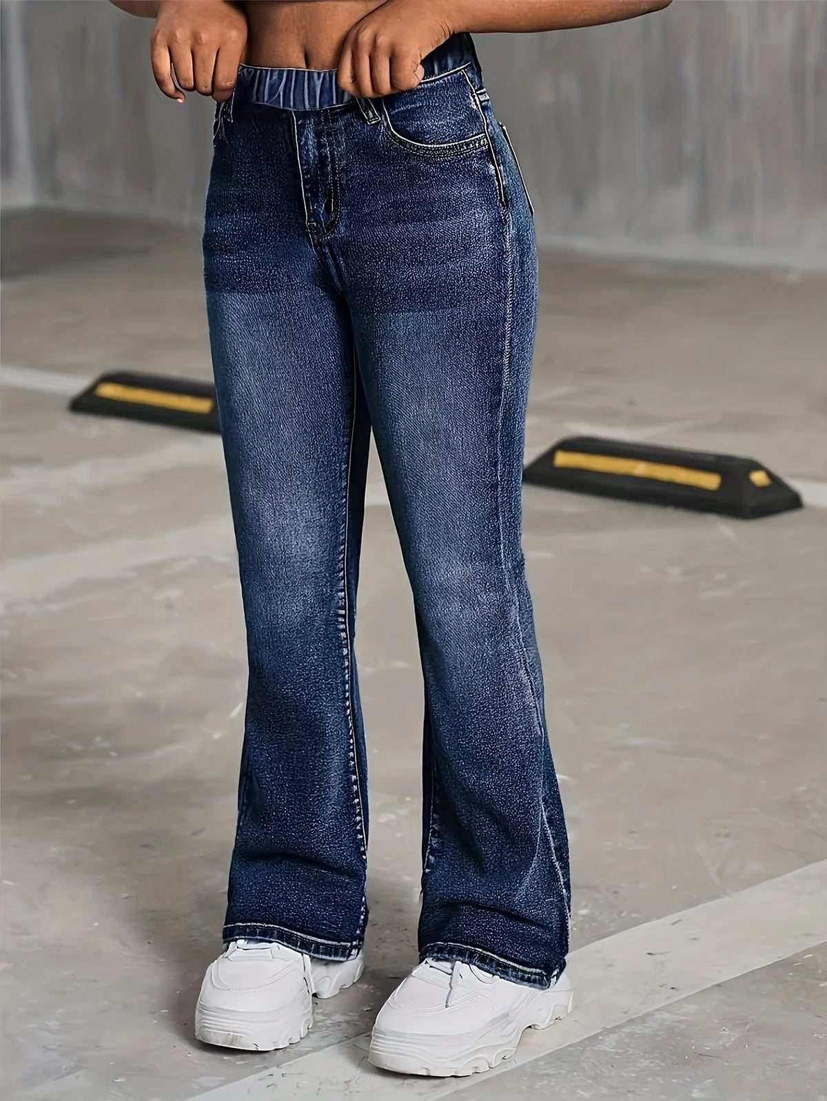Girls' School-Style Fashion Wide-Leg Jeans, Elastic Waist and Comfortable Fabric, Suitable for All Seasons to Wear.
