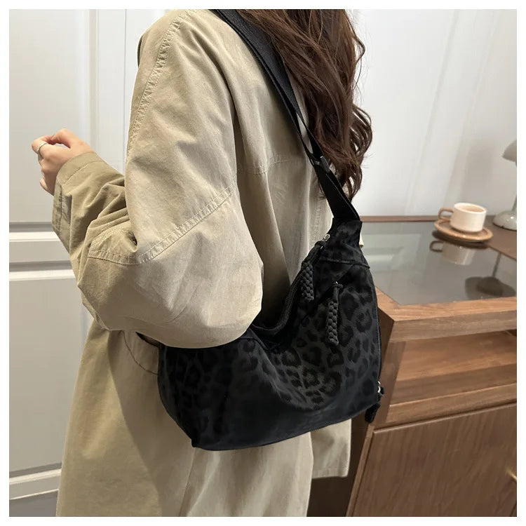 Women Fashion Leopard Print Crossbody Bag Large Capacity Hobo Shoulder Bag for Daily Commuter Multi Pocket Armpit Tote Bag