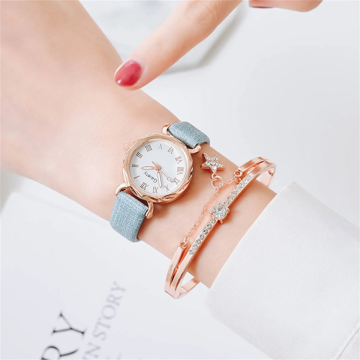 2pcs Set Luxury Women Bracelet Quartz Watches For Women Leather Watch Ladies Quartz Wristwatches Temperament Ladies Watch