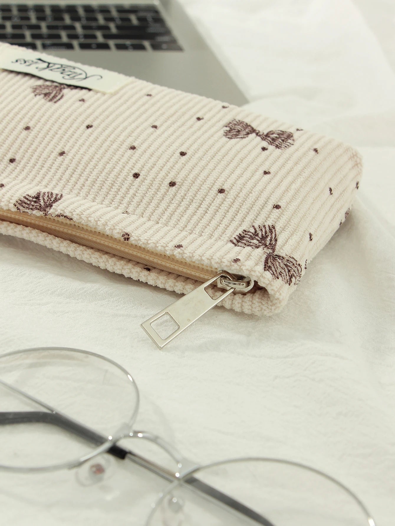 1 piece/set beige heart, bow makeup bag, heart pattern clutch, multifunctional fashion makeup bag, cute makeup brush storage bag