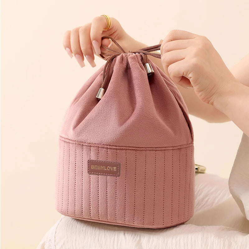 Waterproof Makeup Bag Fashion Velvet Cosmetic Bag Professional Makeup Bag Portable Travel Toiletry Storage Organizer Bag
