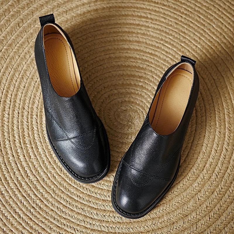 2025 New Spring Genuine Leather Women Shoes Round Toe Women Pumps Brogue Designs Shoes for Women Med Heel Loafers Ladies Shoes