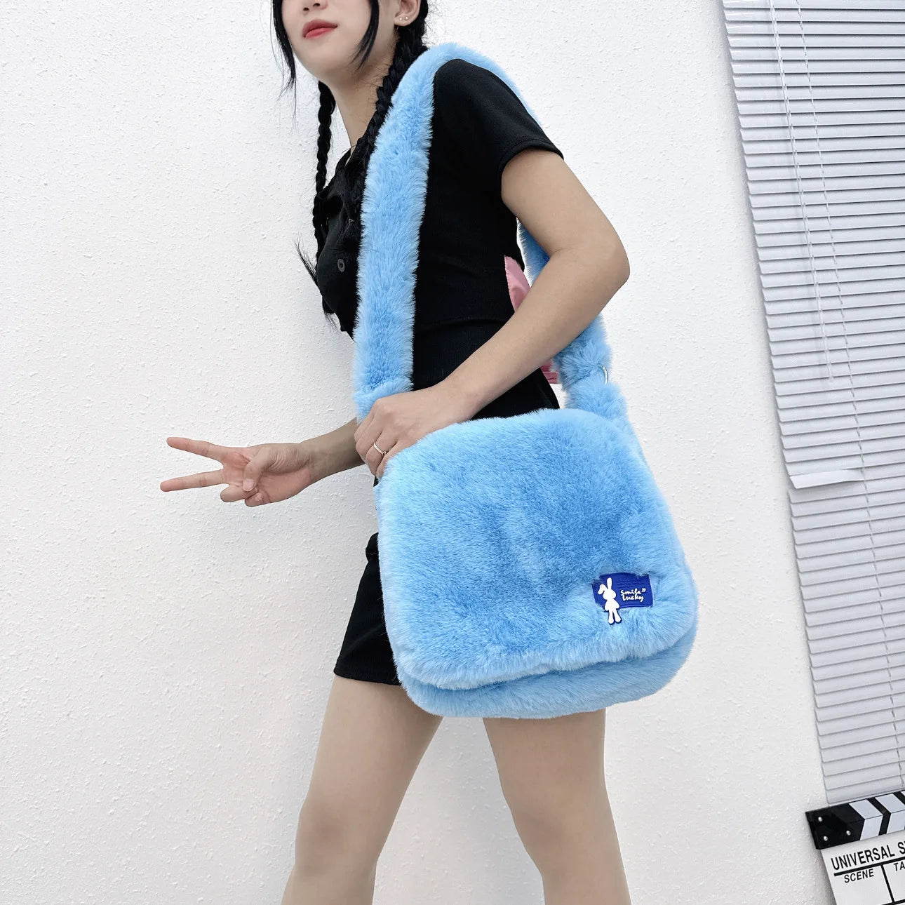 Ins Plush Women Messenger Bag Vintage Ladies Shoulder Crossbody Bags Large Capacity Students Girls Furry Tote Purse Handbags