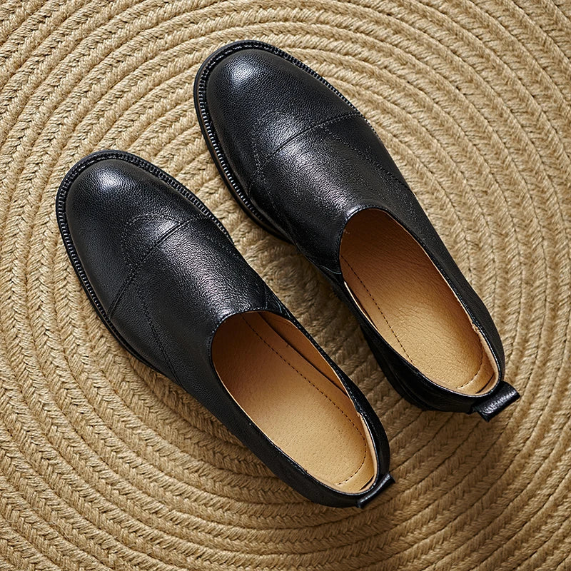 2025 New Spring Genuine Leather Women Shoes Round Toe Women Pumps Brogue Designs Shoes for Women Med Heel Loafers Ladies Shoes