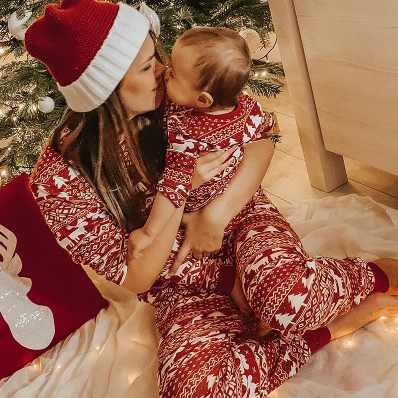 Mommy and Me Clothes 2026 New Christmas Pajamas Set for Family Soft Cute Sleepwear Adults Kids 2 Pieces Suit Xmas Look Outfits