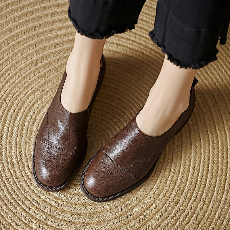 2025 New Spring Genuine Leather Women Shoes Round Toe Women Pumps Brogue Designs Shoes for Women Med Heel Loafers Ladies Shoes