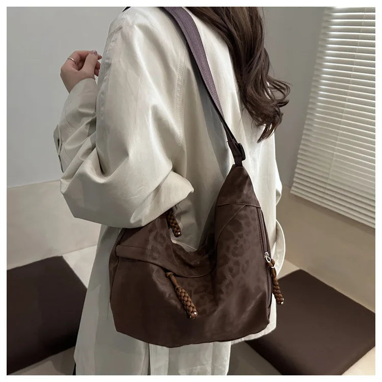 Women Fashion Leopard Print Crossbody Bag Large Capacity Hobo Shoulder Bag for Daily Commuter Multi Pocket Armpit Tote Bag