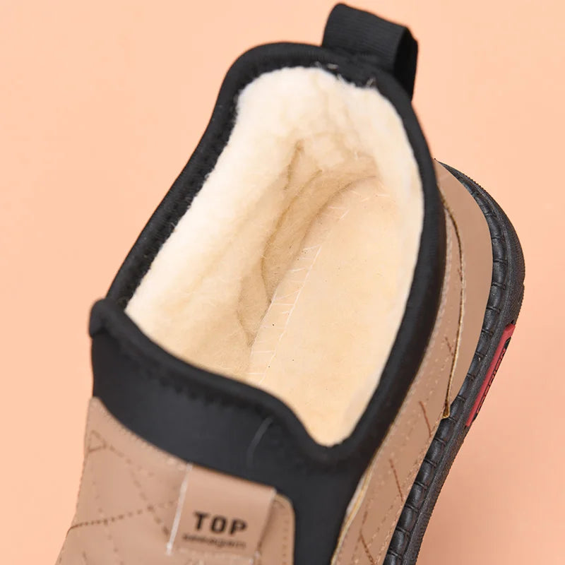 New Winter Women's Shoes, Fleece-Lined, Warm and Comfortable Short Boots, Fashionable Casual Mom Shoes, Soft Surface, Soft Sole, Flat Snow Boots