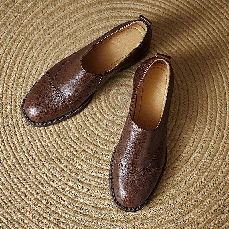 2025 New Spring Genuine Leather Women Shoes Round Toe Women Pumps Brogue Designs Shoes for Women Med Heel Loafers Ladies Shoes