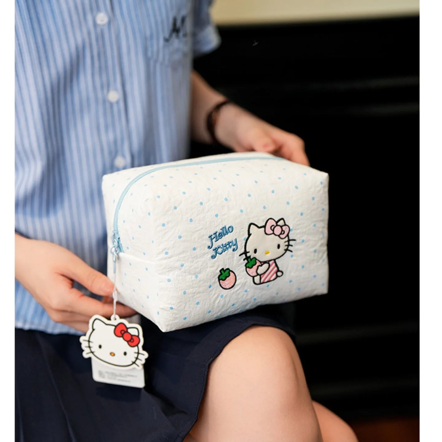 Strawberry Milk Cartoon Hello Kitty Soft Cotton Makeup Bag for Girls, Portable Skincare Organizer, Student Toiletry Bag, Cute Ca