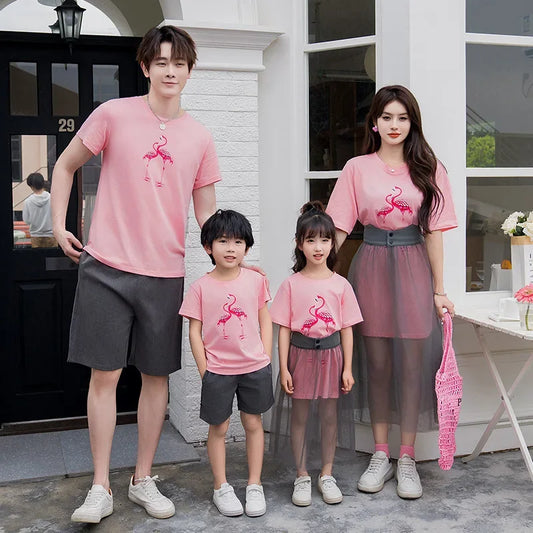 Ropa de moda para parejas, camisetas largas para mamá y niña, falda de tul, conjuntos de dos piezas, traje para papá e hijo, ropa rosa familiar