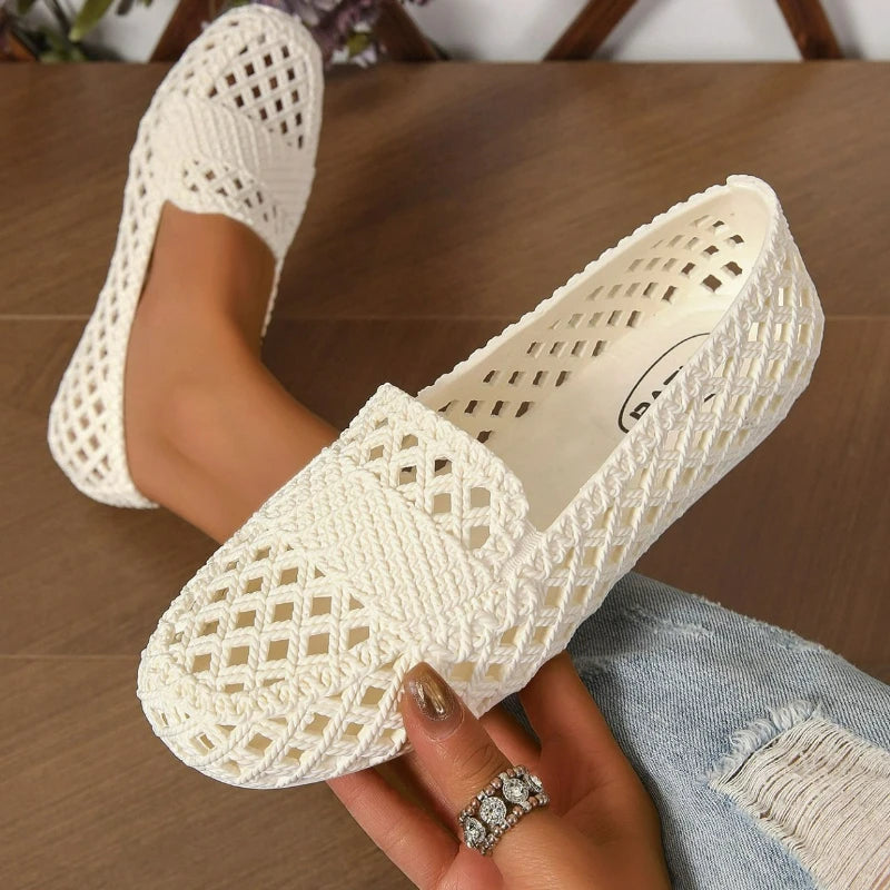 2025 New Summer Women Casual Shoes Flat Sandals Non-slip Fashion Toe-cap Sandals Soft Sole Beach Shoes Hollow Mesh Women Shoes