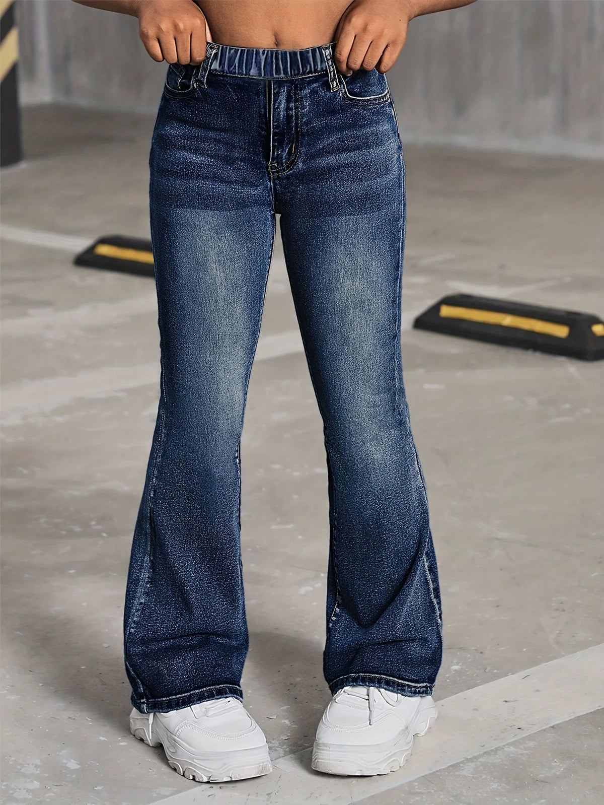 Girls' School-Style Fashion Wide-Leg Jeans, Elastic Waist and Comfortable Fabric, Suitable for All Seasons to Wear.