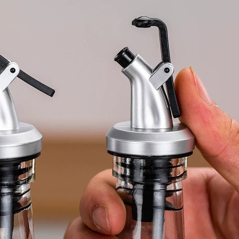 Gold Olive Oil Spouts Oil Vinegar Bottle Stopper Spout Leakproof Food Grade Plastic Sprayer Wine Vinegar Spouts Kitchen Tools
