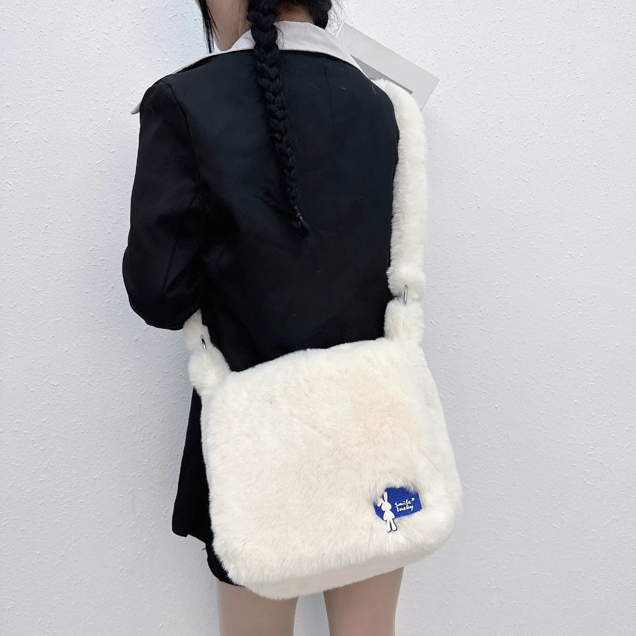 Ins Plush Women Messenger Bag Vintage Ladies Shoulder Crossbody Bags Large Capacity Students Girls Furry Tote Purse Handbags