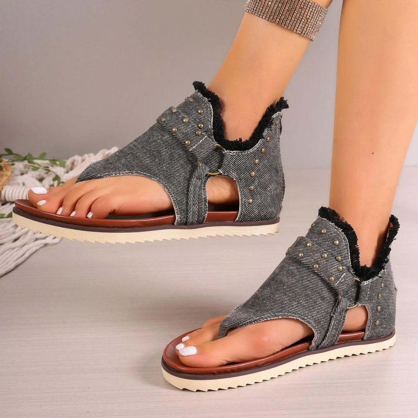 Sandals Women Summer Shoes Platform Sandals New Designer Sandals Fashion Clip Toe Gladiator Female Plus Size Beach Slides Women