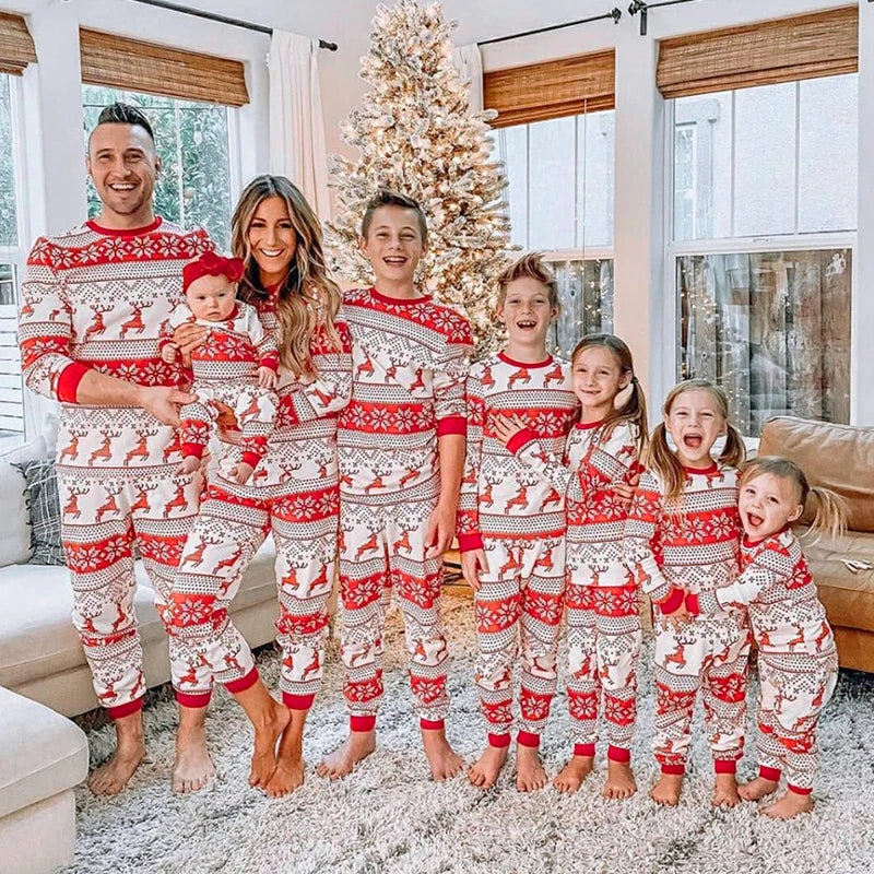 Mommy and Me Clothes 2026 New Christmas Pajamas Set for Family Soft Cute Sleepwear Adults Kids 2 Pieces Suit Xmas Look Outfits