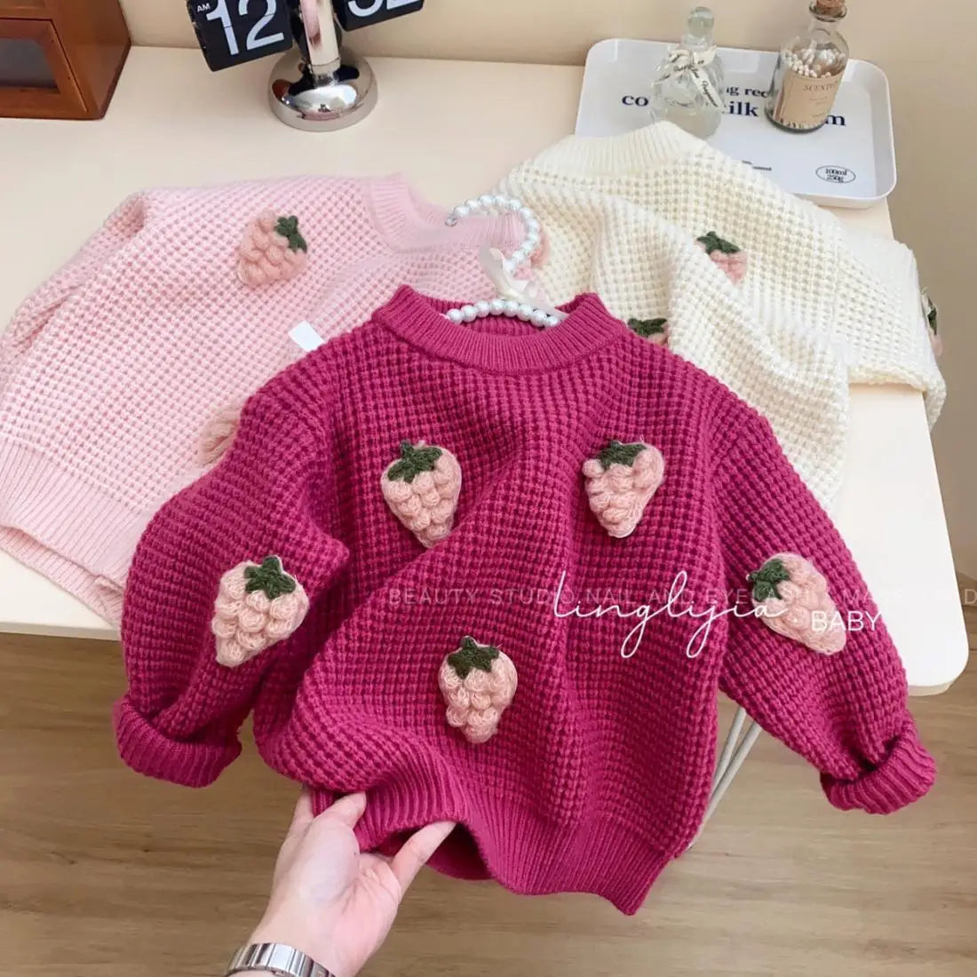 Children's Clothing Autumn Winter Girls Round Neck Knitted Sweater Little Girls Loose Versatile Top Children's Baby Sweater