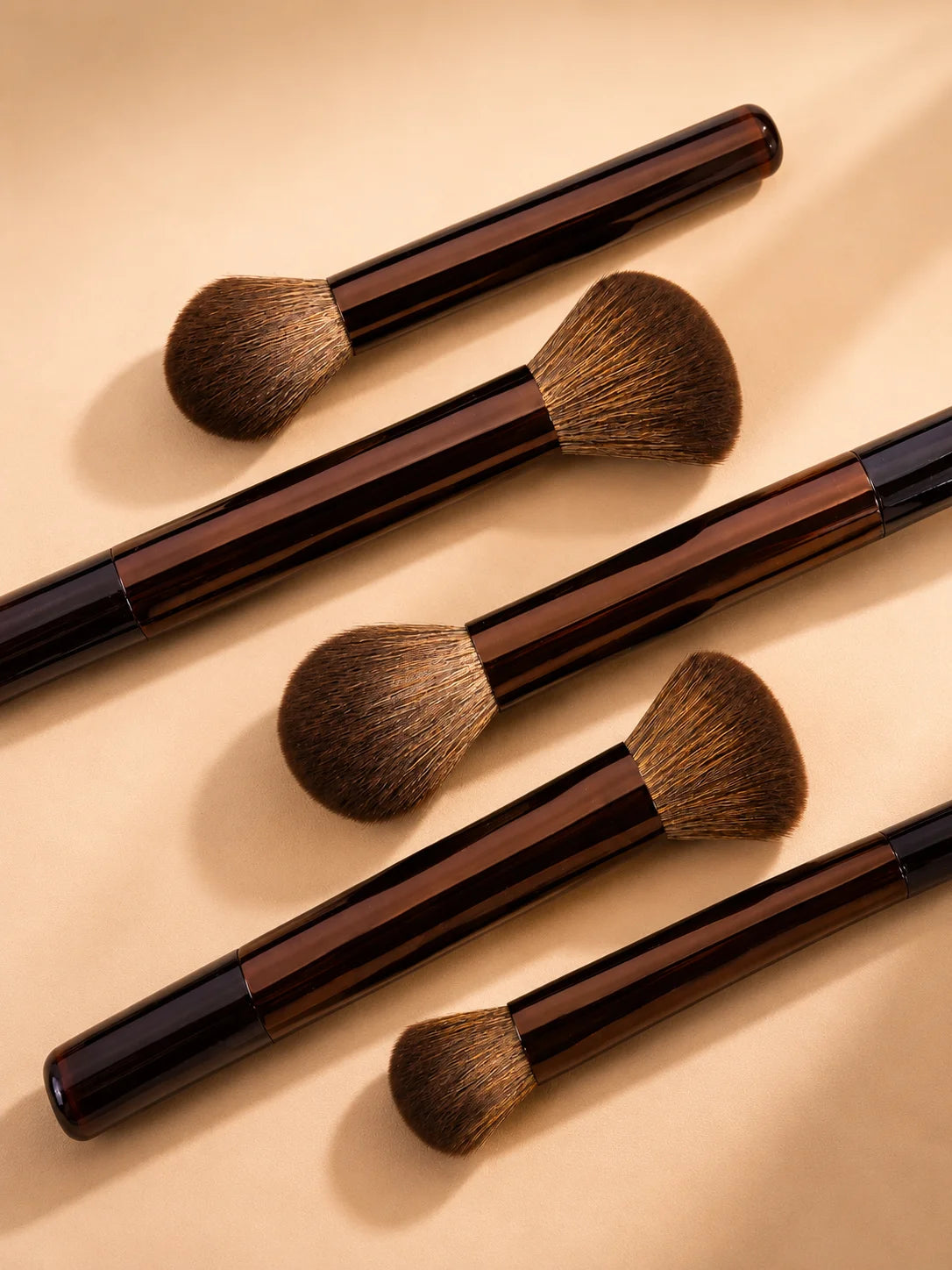 Makeup Brush Set - 18pcs High-Value Multi-Functional - Including 15 Makeup Brushes + 2 Powder Puffs + Makeup Bag - Travel-Friend