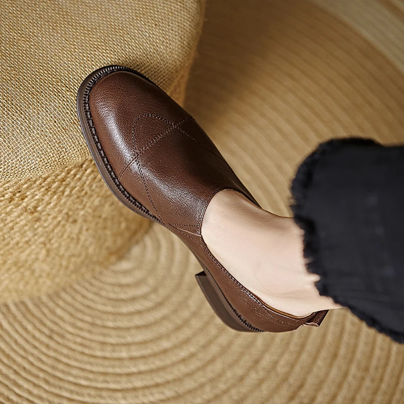 2025 New Spring Genuine Leather Women Shoes Round Toe Women Pumps Brogue Designs Shoes for Women Med Heel Loafers Ladies Shoes
