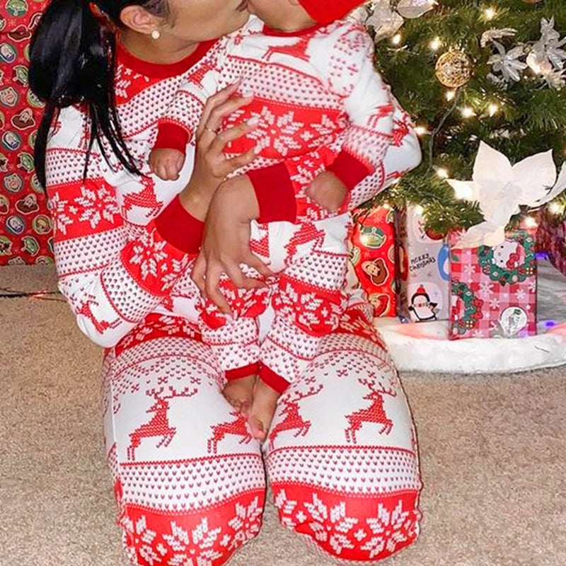 Mommy and Me Clothes 2026 New Christmas Pajamas Set for Family Soft Cute Sleepwear Adults Kids 2 Pieces Suit Xmas Look Outfits