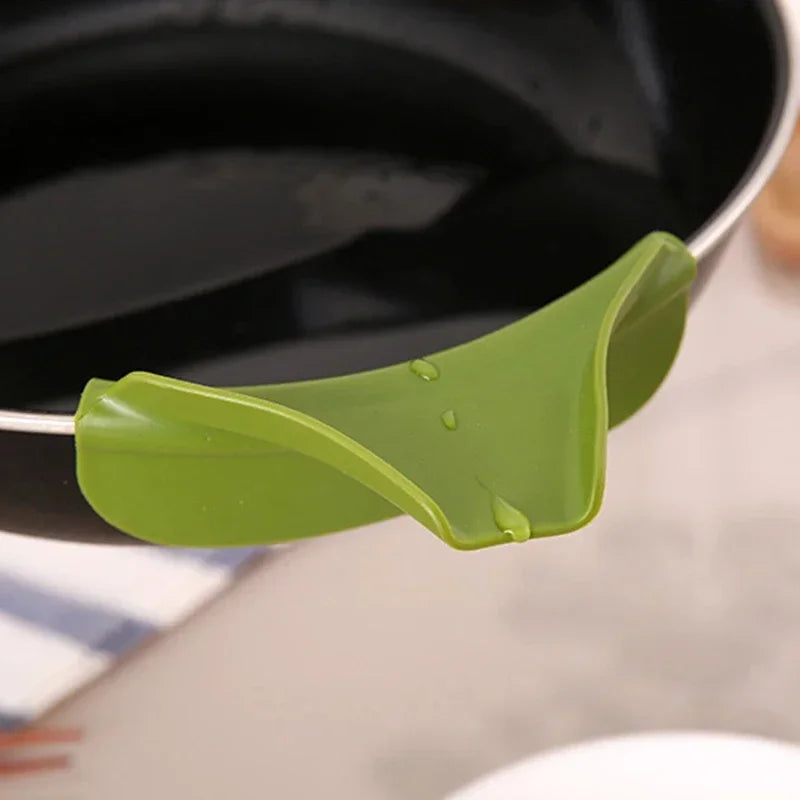 Kitchen Funnel with Anti-Splash Edge and Liquid Streamer Spout, Anti-Spill Pouring Tool