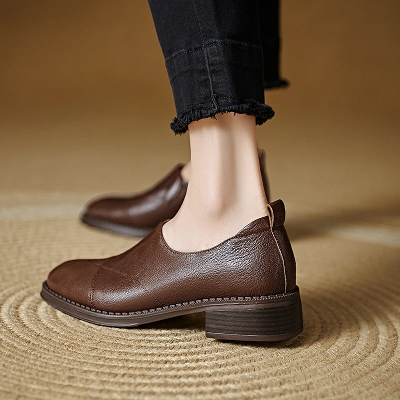 2025 New Spring Genuine Leather Women Shoes Round Toe Women Pumps Brogue Designs Shoes for Women Med Heel Loafers Ladies Shoes