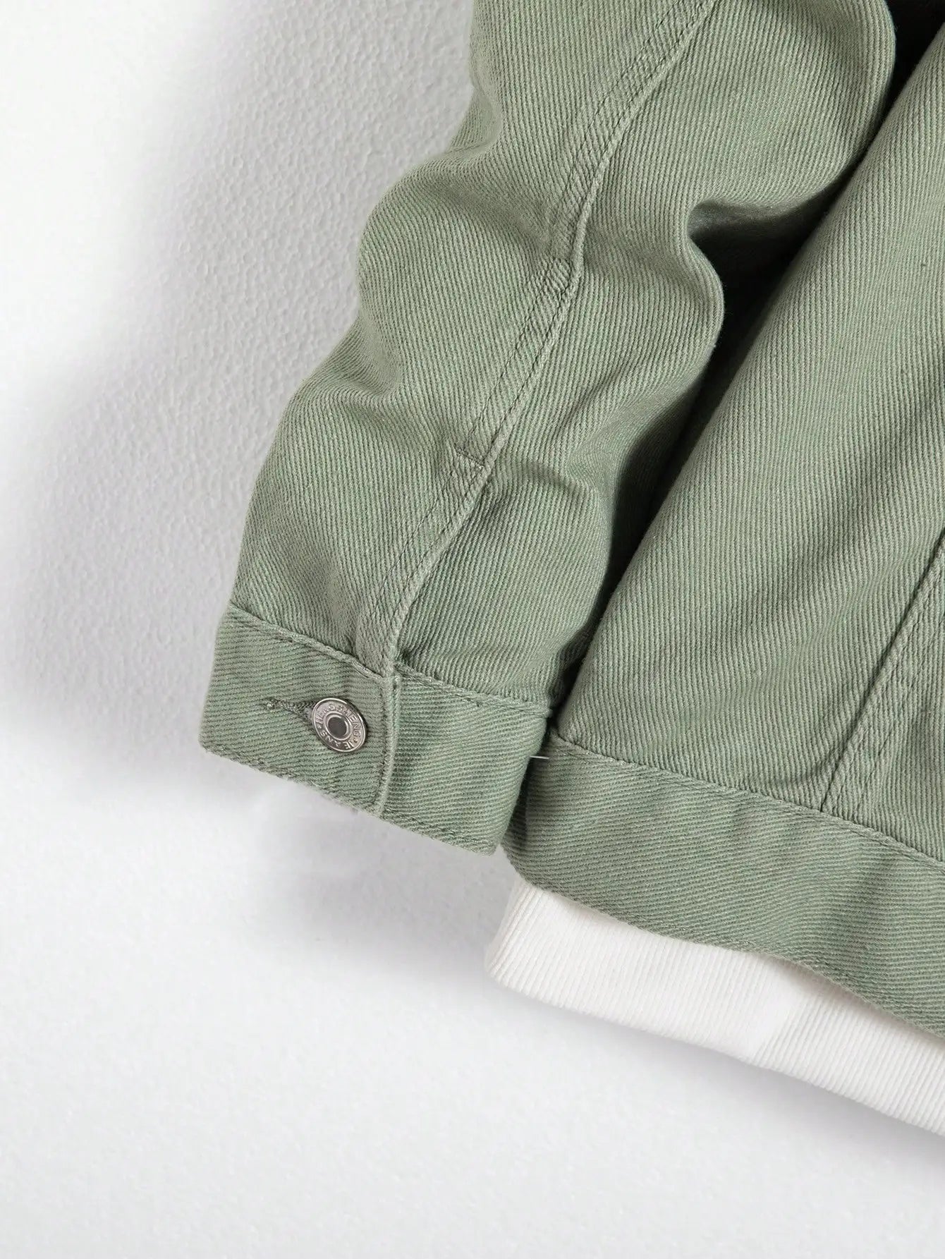 Men's Denim Jacket for Spring and Autumn. Green Coat. Fashionable, Trendy, Simple Style. For Daily Casual Wear.