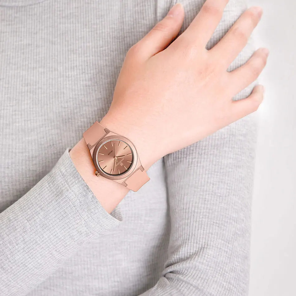 NAVIFORCE Women Watches Silicone Strap Women Quartz Wristwatches Waterproof Round Dial Retro Watch Ladies Girls Reloj Para Mujer