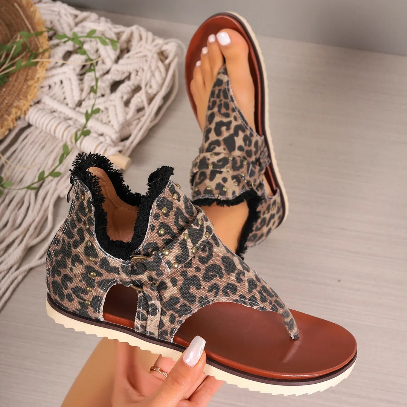 Sandals Women Summer Shoes Platform Sandals New Designer Sandals Fashion Clip Toe Gladiator Female Plus Size Beach Slides Women