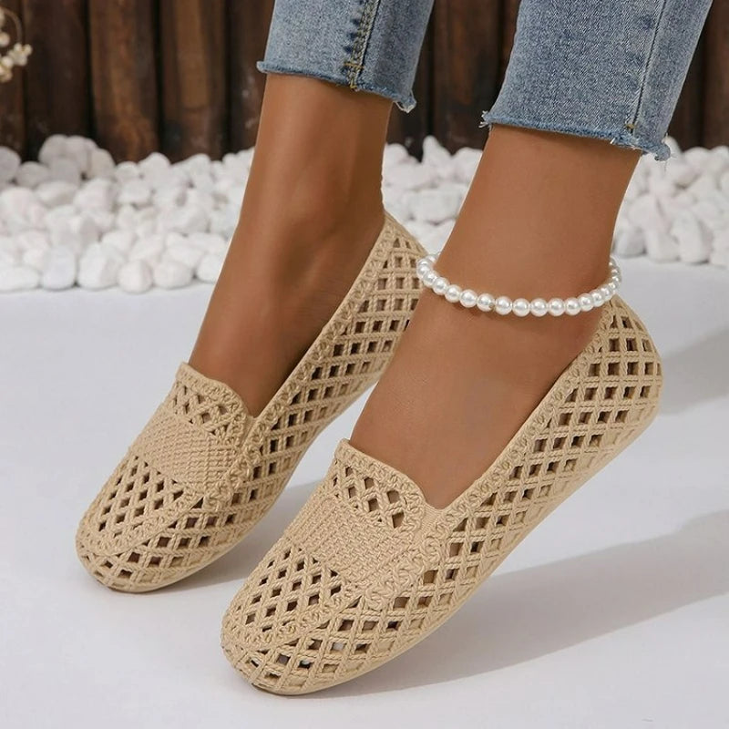 2025 New Summer Women Casual Shoes Flat Sandals Non-slip Fashion Toe-cap Sandals Soft Sole Beach Shoes Hollow Mesh Women Shoes