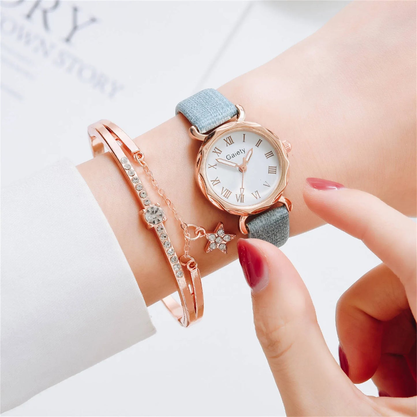 2pcs Set Luxury Women Bracelet Quartz Watches For Women Leather Watch Ladies Quartz Wristwatches Temperament Ladies Watch