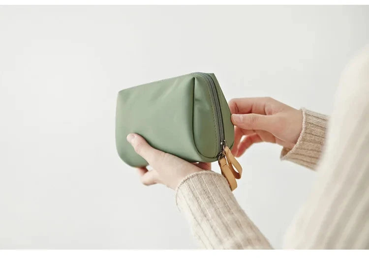 Travel Makeup Bag Cosmetic Bag Women Makeup Pouch Toiletry Bag Fashion Necessaries Make up Organizer Case Cosmetic Bags
