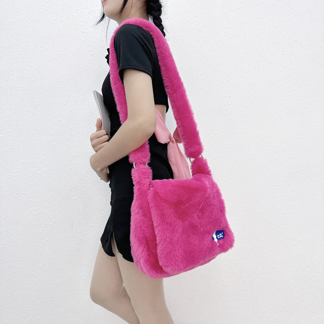 Ins Plush Women Messenger Bag Vintage Ladies Shoulder Crossbody Bags Large Capacity Students Girls Furry Tote Purse Handbags