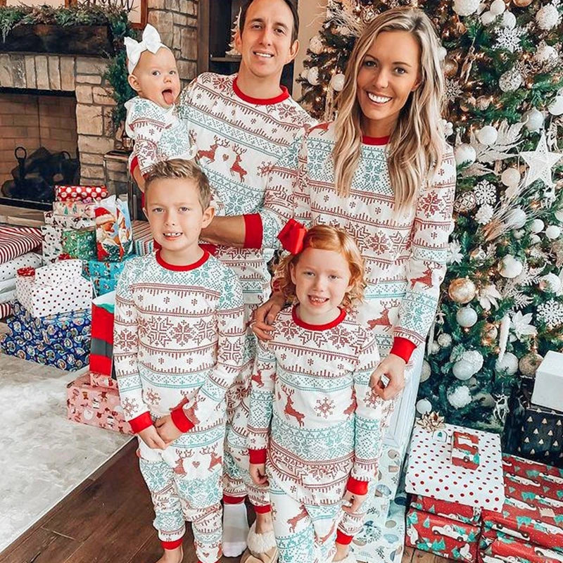 Mommy and Me Clothes 2026 New Christmas Pajamas Set for Family Soft Cute Sleepwear Adults Kids 2 Pieces Suit Xmas Look Outfits