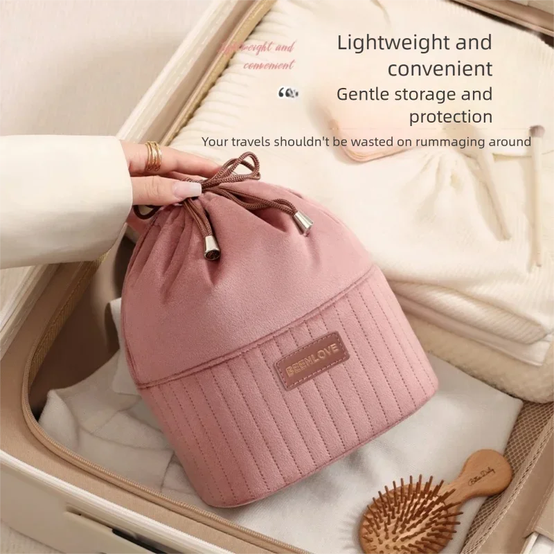 Waterproof Makeup Bag Fashion Velvet Cosmetic Bag Professional Makeup Bag Portable Travel Toiletry Storage Organizer Bag