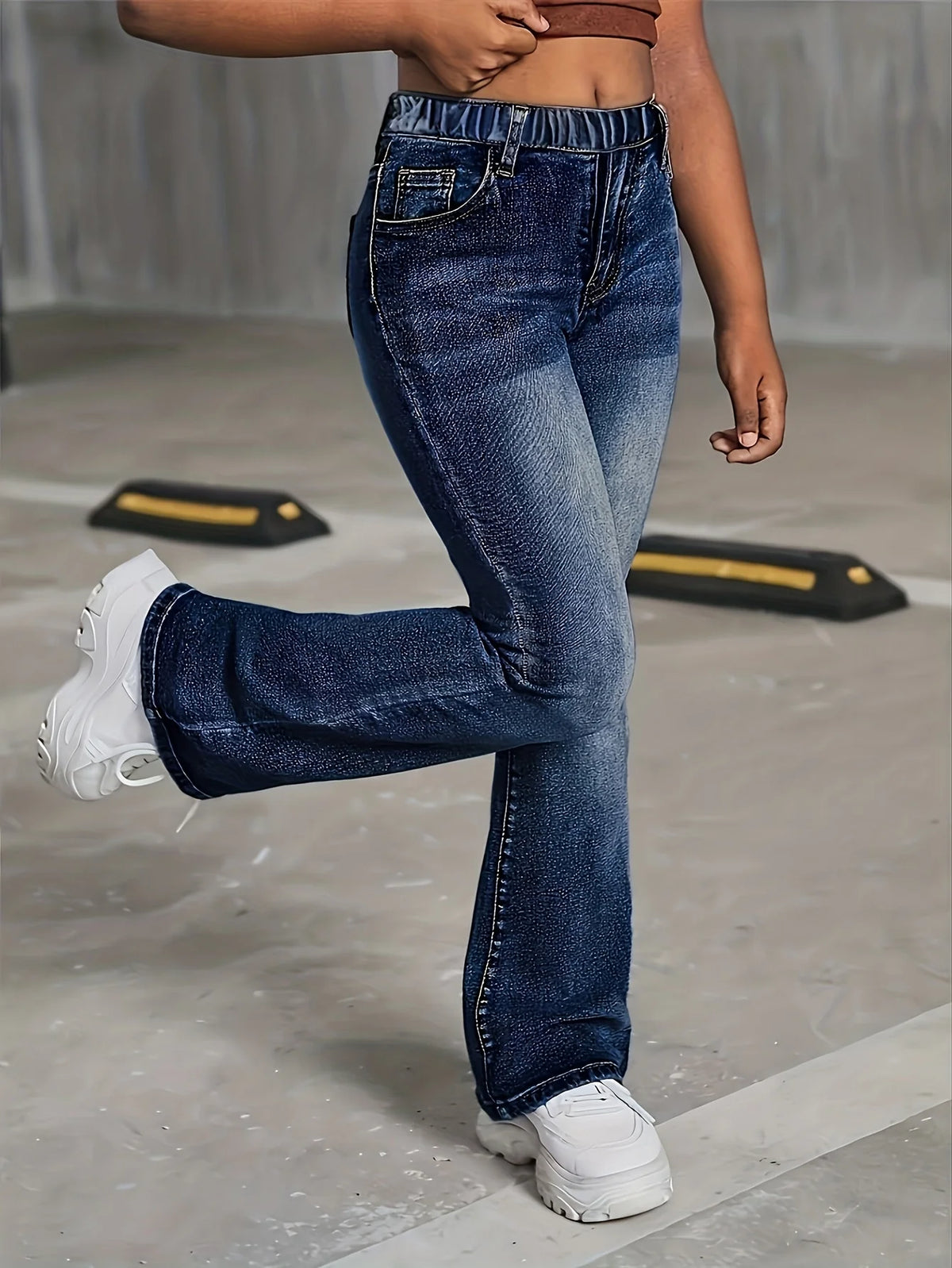 Girls' School-Style Fashion Wide-Leg Jeans, Elastic Waist and Comfortable Fabric, Suitable for All Seasons to Wear.