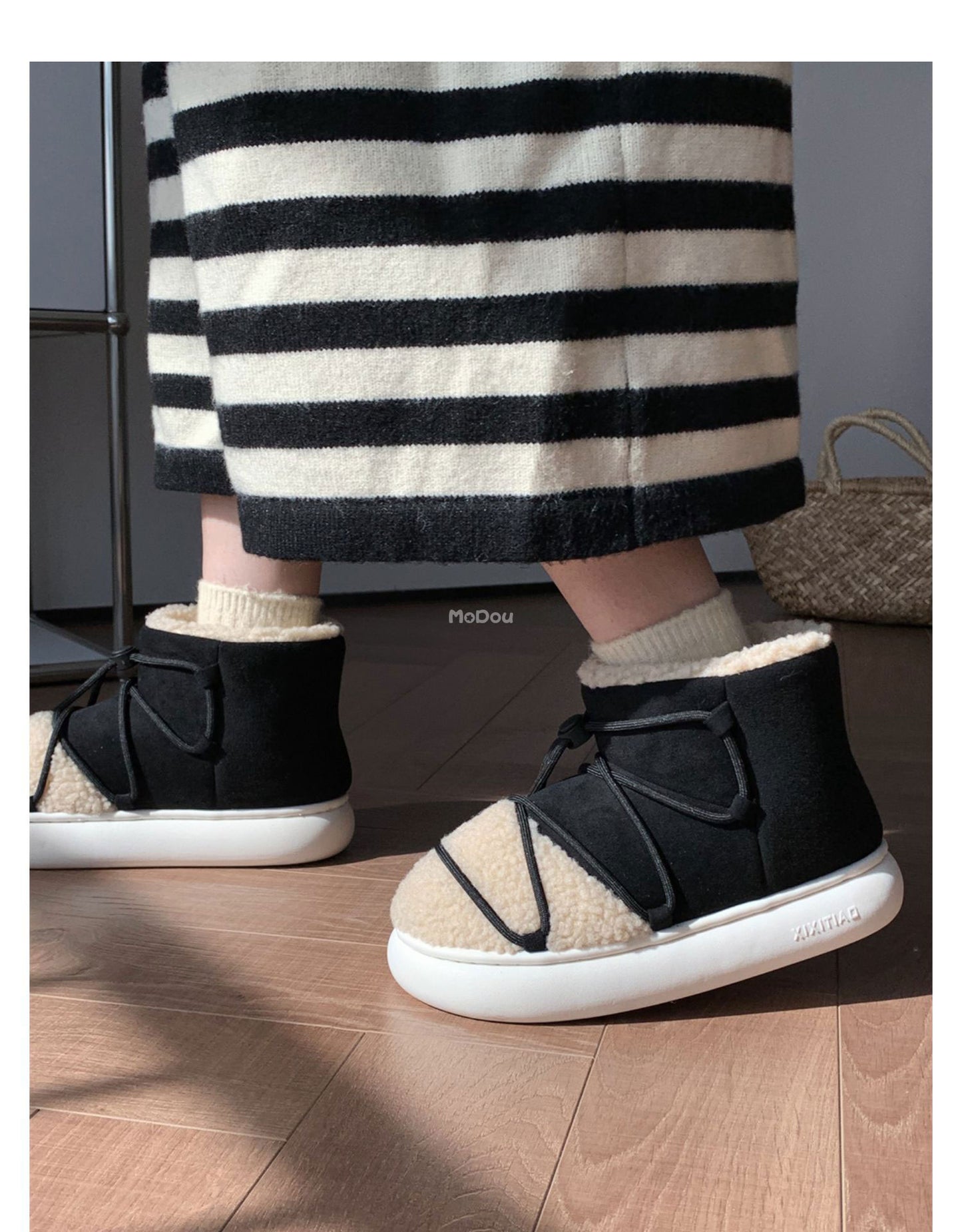 Winter New Warm Snow Boots 2025 Fur Design Women Short Boots Non-slip Light Comfortable Child Home Slippers High Top Shoe