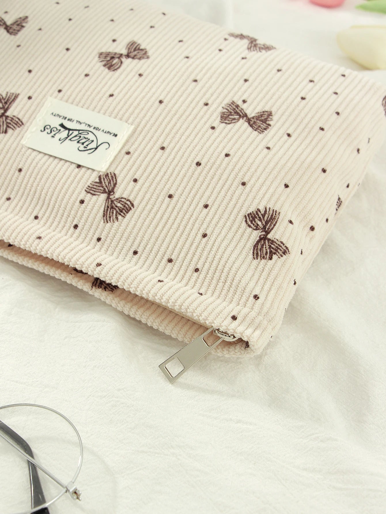 1 piece/set beige heart, bow makeup bag, heart pattern clutch, multifunctional fashion makeup bag, cute makeup brush storage bag