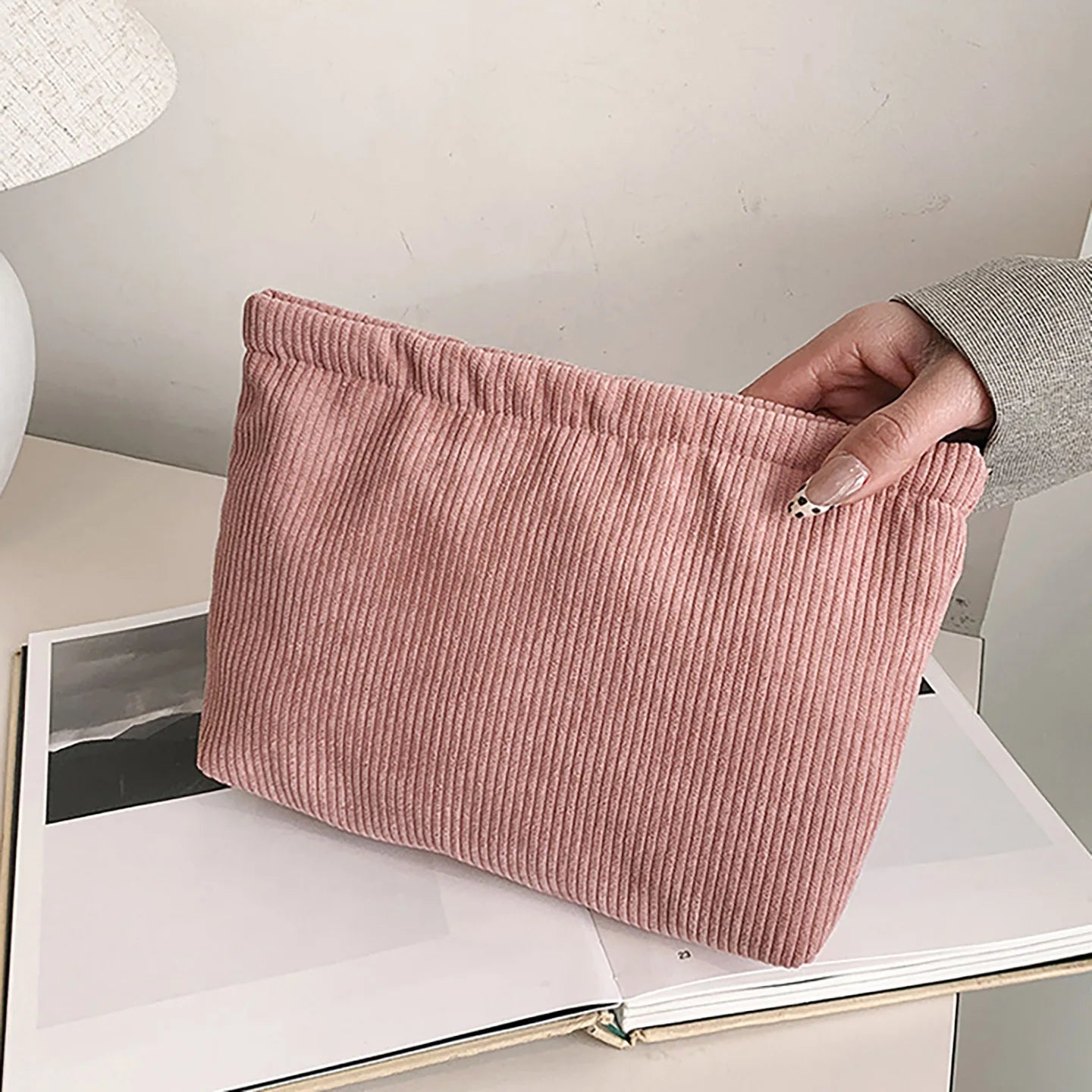 Women Makeup Bag Cosmetic Pouch Portable Travel Makeup Tote Bag Large Women's Cosmetic Bag Outdoor Travel Essentials Organizer