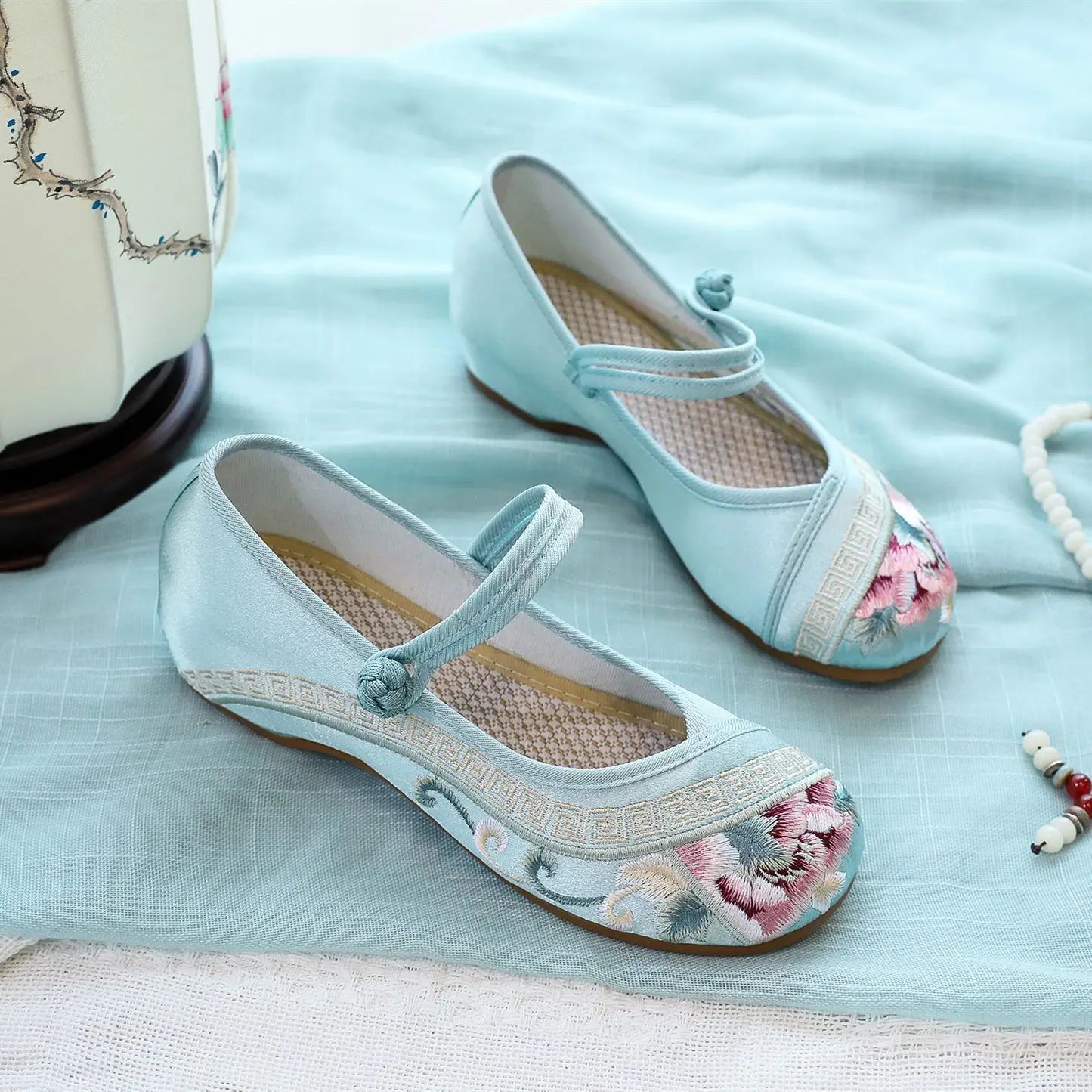 Embroidery Old Beijing Cloth Shoes Streetwear Embroidery Casual Vintage Cheongsam Autumn Sneakers Women Shoes Ethnic Style