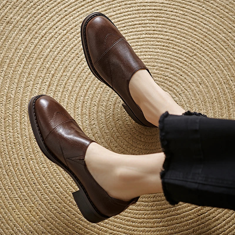 2025 New Spring Genuine Leather Women Shoes Round Toe Women Pumps Brogue Designs Shoes for Women Med Heel Loafers Ladies Shoes