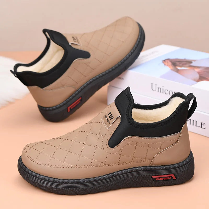 New Winter Women's Shoes, Fleece-Lined, Warm and Comfortable Short Boots, Fashionable Casual Mom Shoes, Soft Surface, Soft Sole, Flat Snow Boots